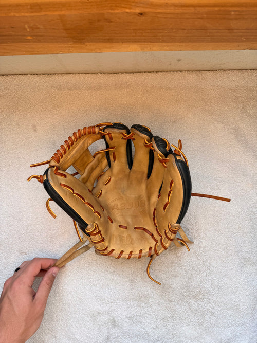 Wilson A2000 1786 (Black) 11.5”